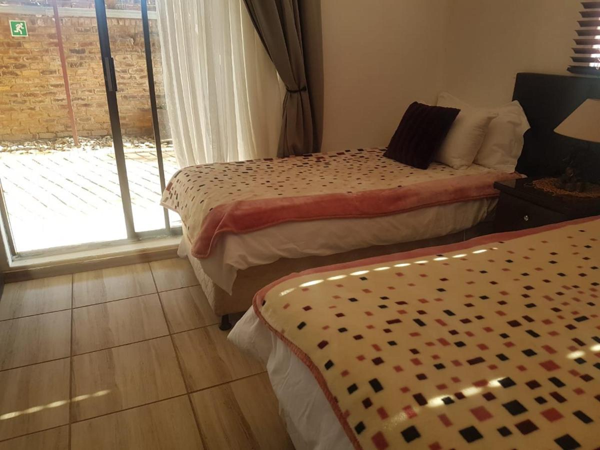 Aliwal Villa Guest Lodge מראה חיצוני תמונה